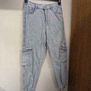Forever 21 high-rise cargo jeans M